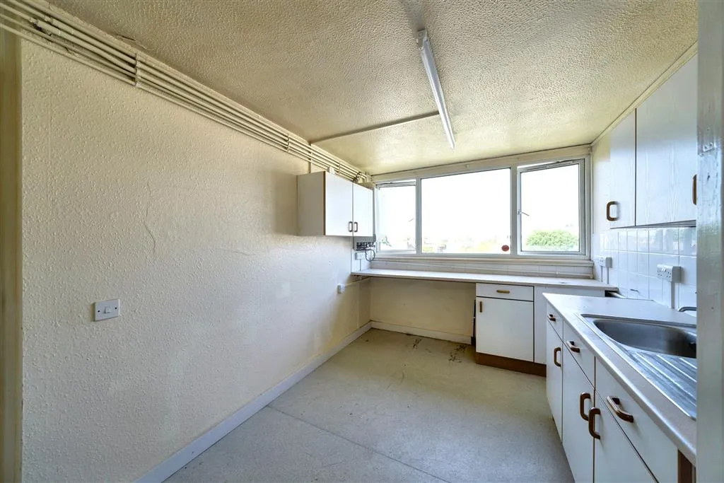 Flat 7 Charles House, Ward Royal, WINDSOR, Berkshire, SL4 1SR
