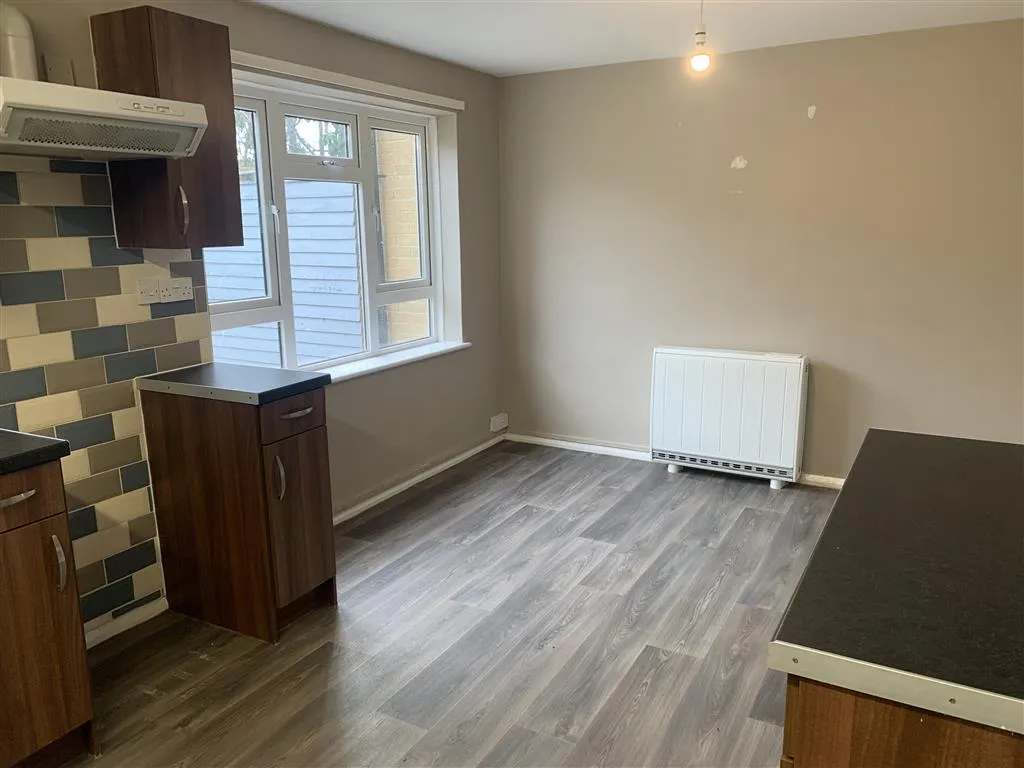 25, Summerfields, TEMPLECOMBE, Somerset, BA8 0SZ