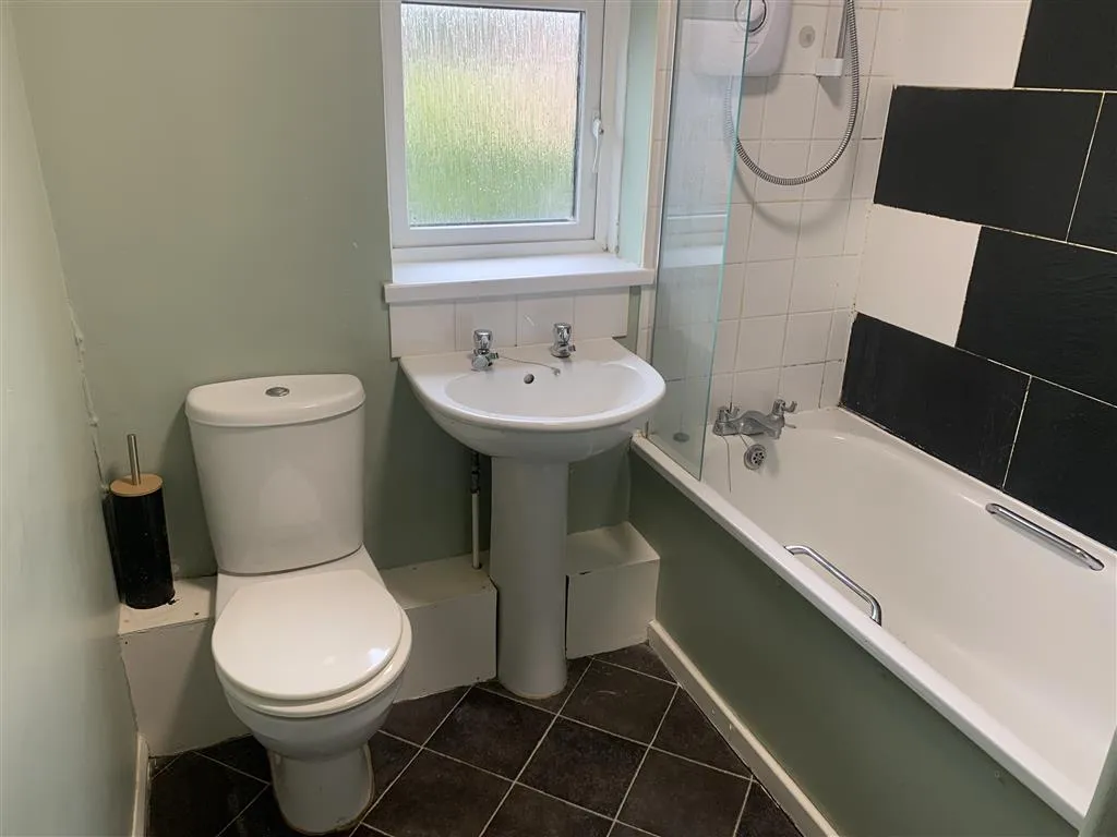 25, Summerfields, TEMPLECOMBE, Somerset, BA8 0SZ