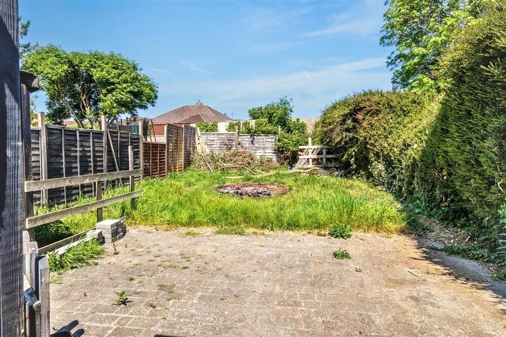 40, Springfield Road, YEOVIL, Somerset, BA21 3NJ