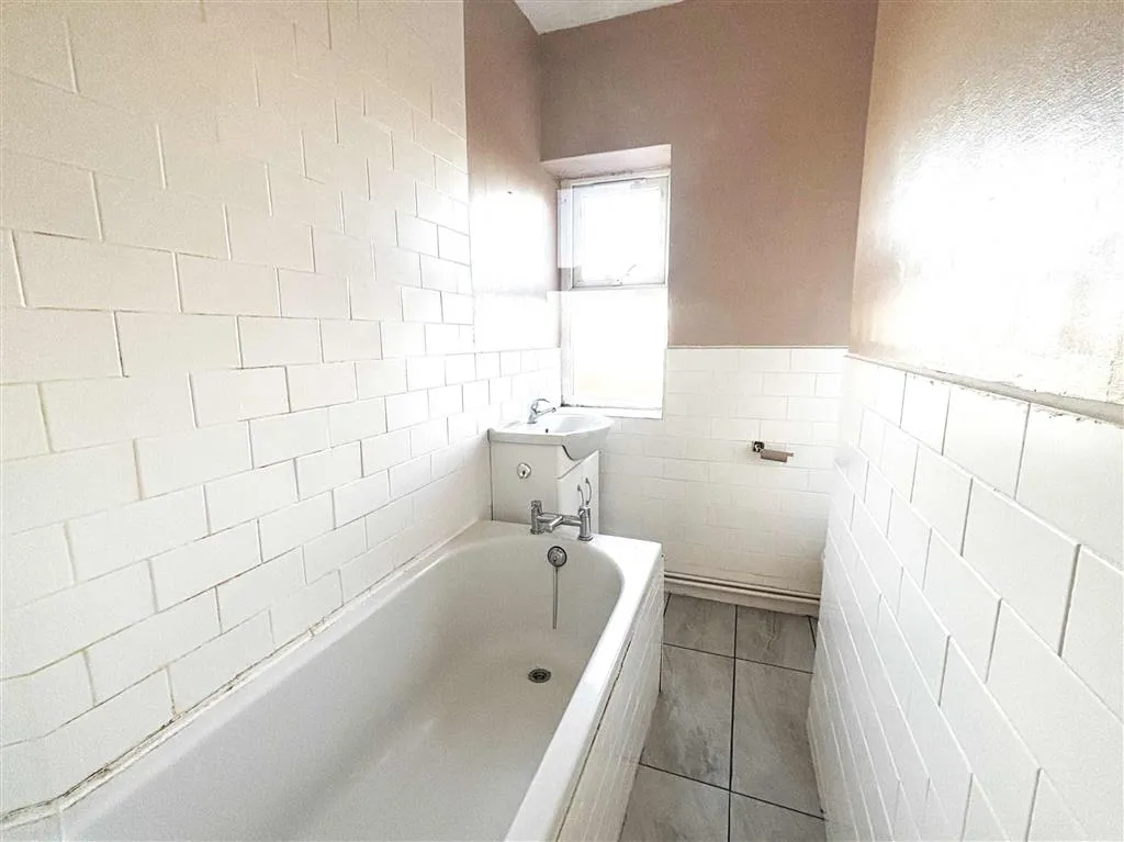 Flat 27, Northumberland Court, Northumberland Avenue, MARGATE, Kent, CT9 3BS