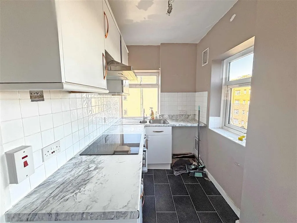 Flat 27, Northumberland Court, Northumberland Avenue, MARGATE, Kent, CT9 3BS