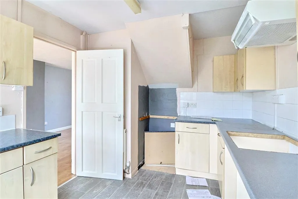 15, Langmead Place, CREWKERNE, Somerset, TA18 8DZ