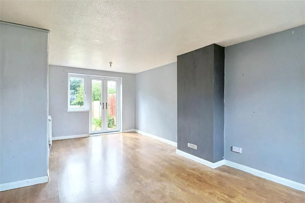 15, Langmead Place, CREWKERNE, Somerset, TA18 8DZ