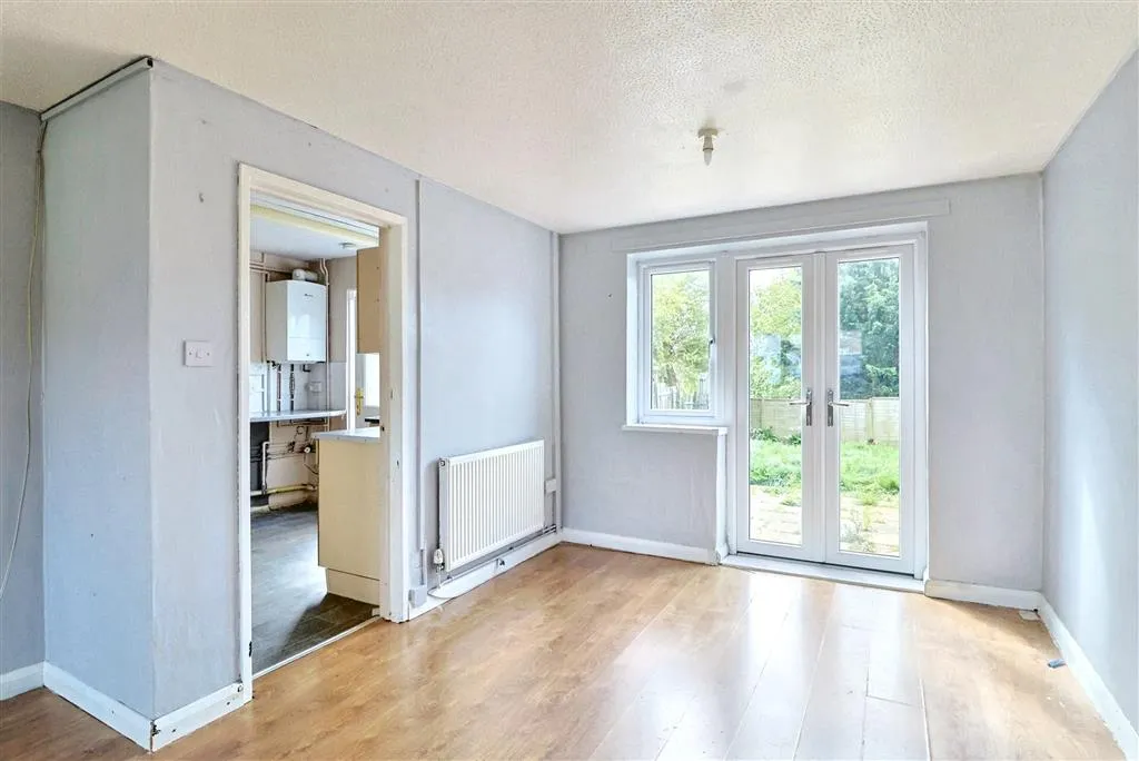 15, Langmead Place, CREWKERNE, Somerset, TA18 8DZ
