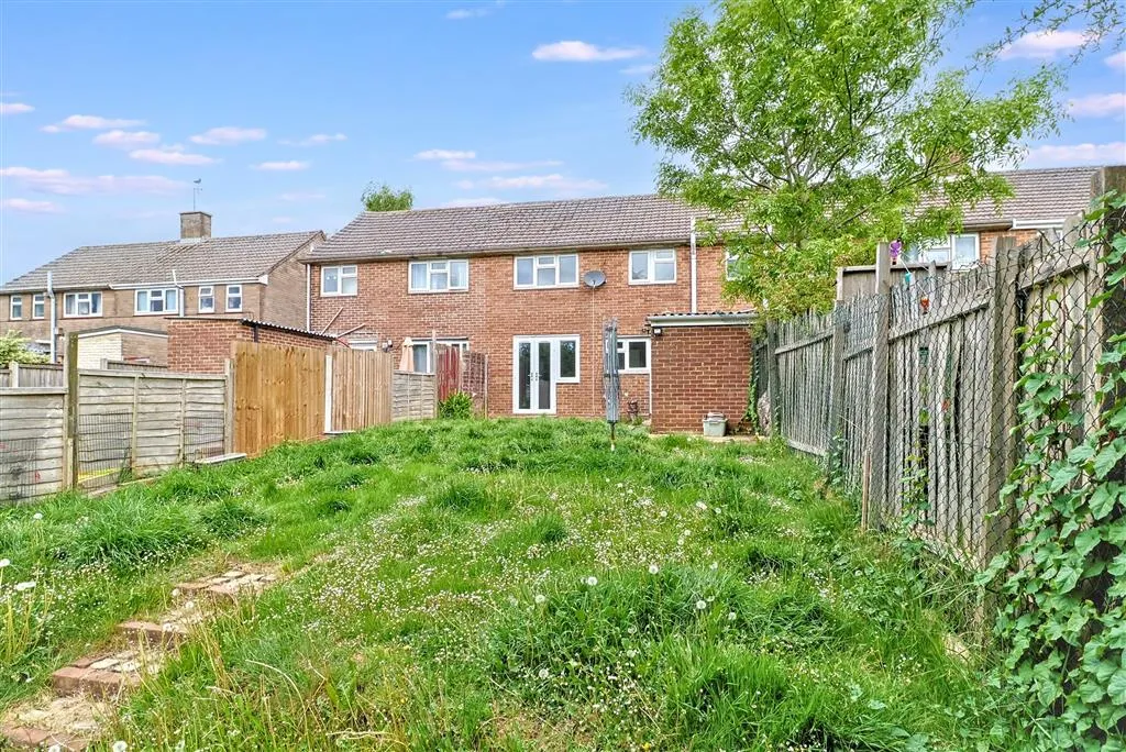 15, Langmead Place, CREWKERNE, Somerset, TA18 8DZ