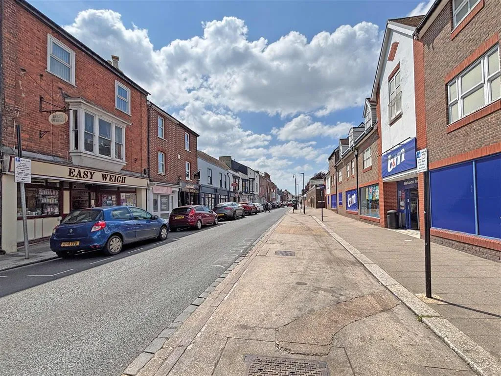 First and Second Floor, 59-60, Pyle Street, NEWPORT, Isle of Wight, PO30 1UL