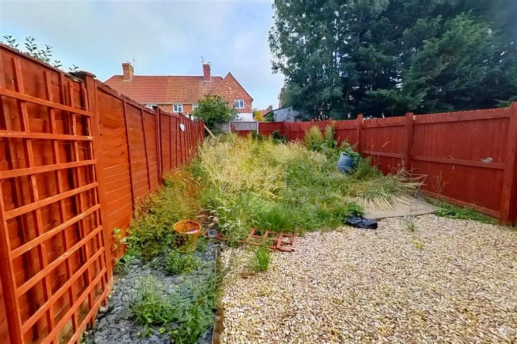 32, Westfield Place, YEOVIL, Somerset, BA21 3DQ