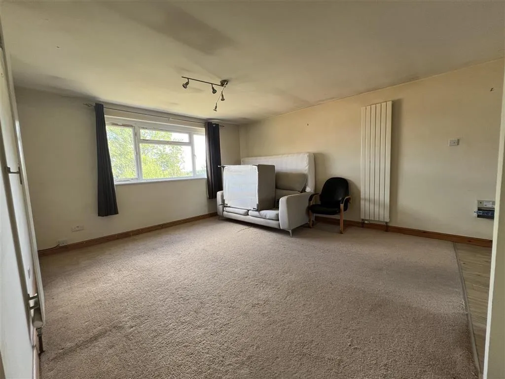 Flat 10, Avon Court, Cressex Close, BRACKNELL, Berkshire, RG42 4DR