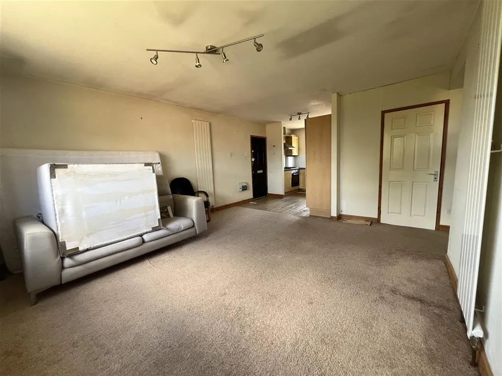 Flat 10, Avon Court, Cressex Close, BRACKNELL, Berkshire, RG42 4DR