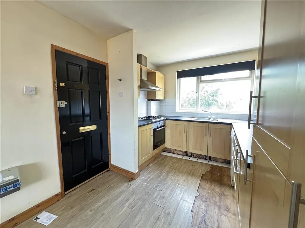 Flat 10, Avon Court, Cressex Close, BRACKNELL, Berkshire, RG42 4DR