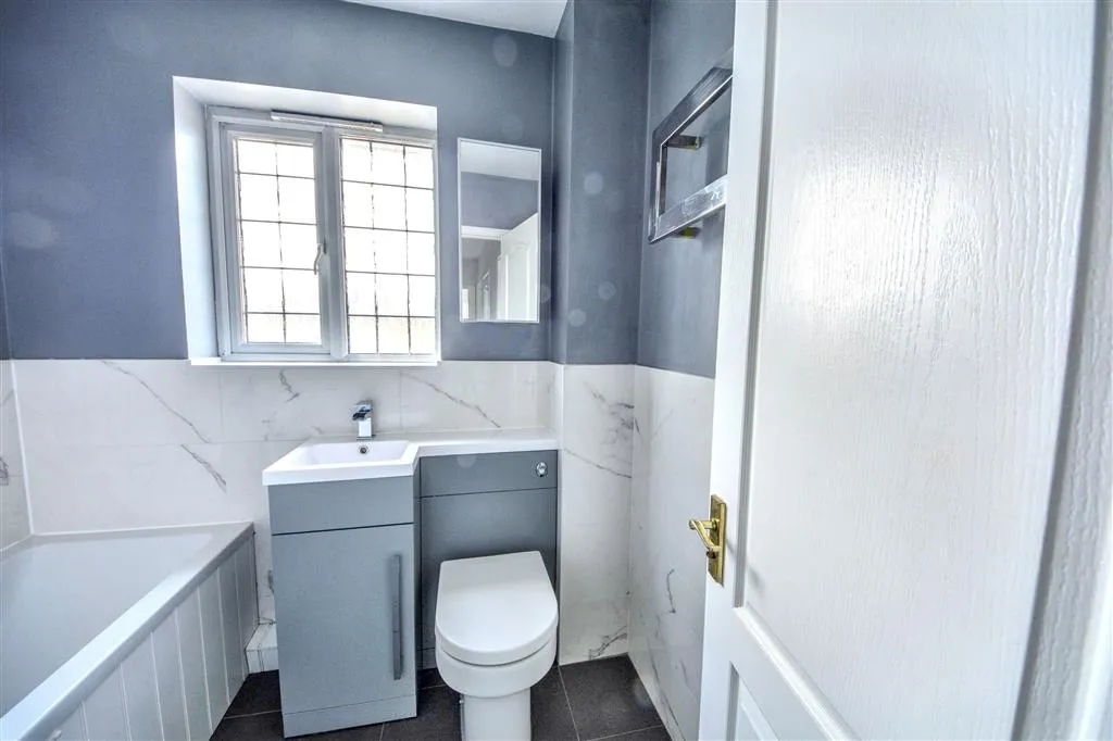 8, Robins Close, ST. ALBANS, Hertfordshire, AL2 1QT