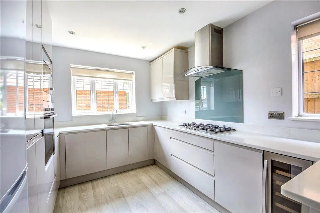 8, Robins Close, ST. ALBANS, Hertfordshire, AL2 1QT