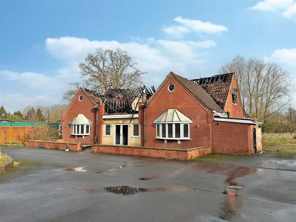 River View, Taverham Lane, NORWICH, Norfolk, NR8 5BE