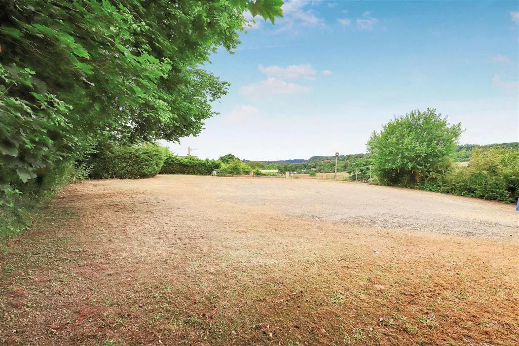 Swan House, Knowle Sands, BRIDGNORTH, Shropshire, WV16 5JL