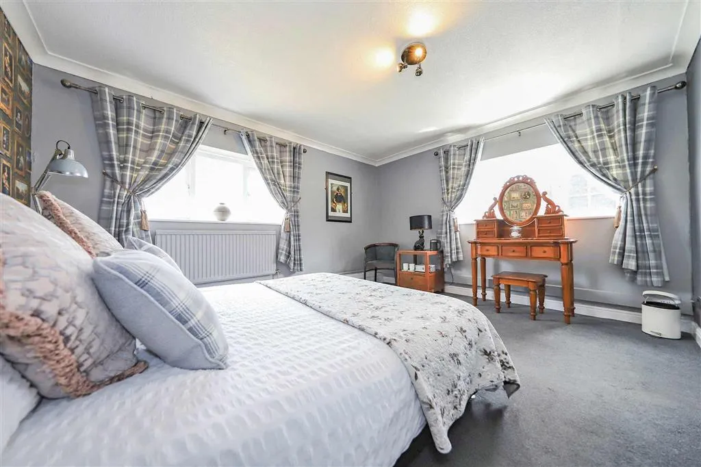 Swan House, Knowle Sands, BRIDGNORTH, Shropshire, WV16 5JL