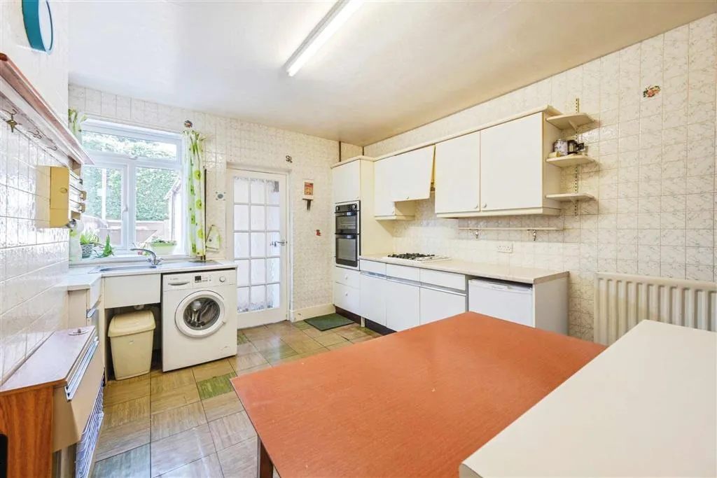 39, Sunnyside Road, UTTOXETER, Staffordshire, ST14 7LU