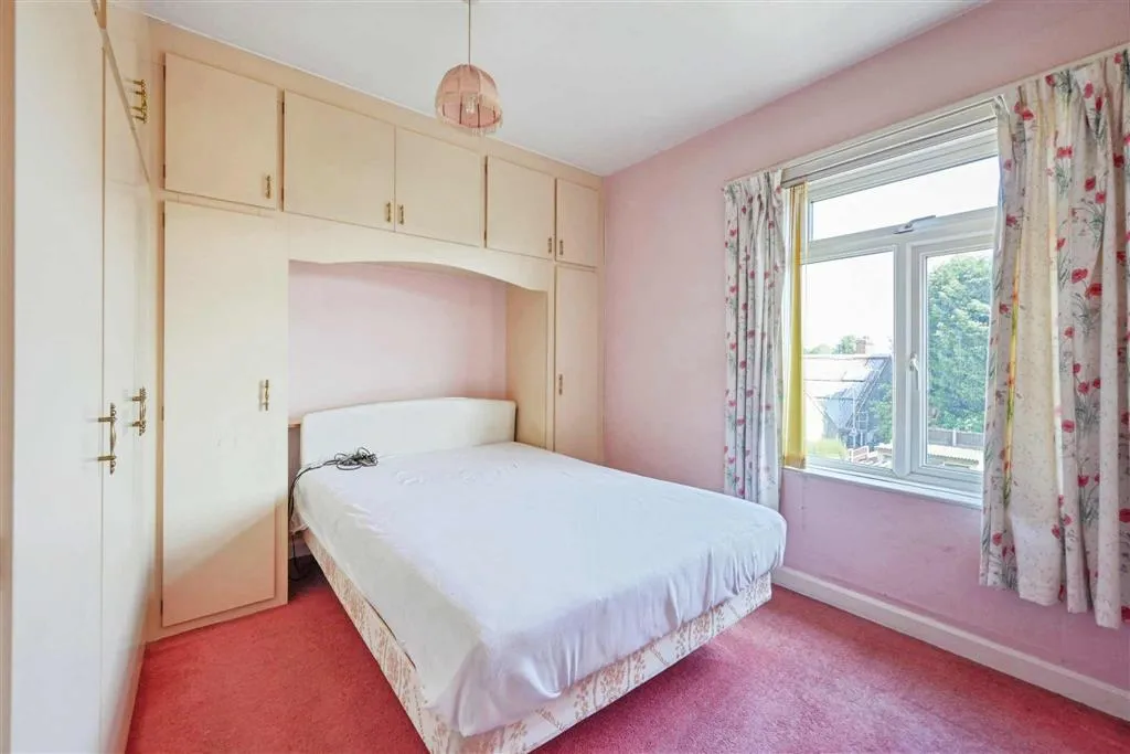 39, Sunnyside Road, UTTOXETER, Staffordshire, ST14 7LU