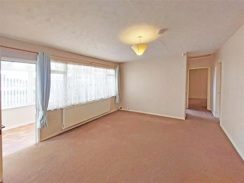 Kabana, Brecon Road, BUILTH WELLS, Powys, LD2 3EB