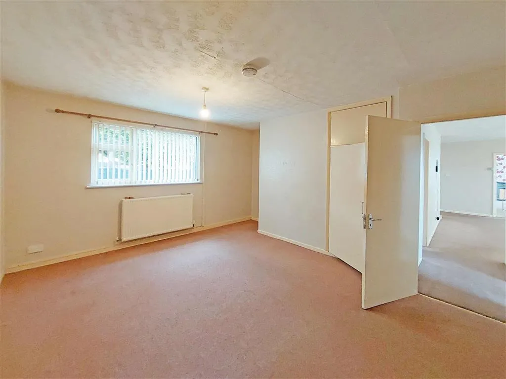 Kabana, Brecon Road, BUILTH WELLS, Powys, LD2 3EB