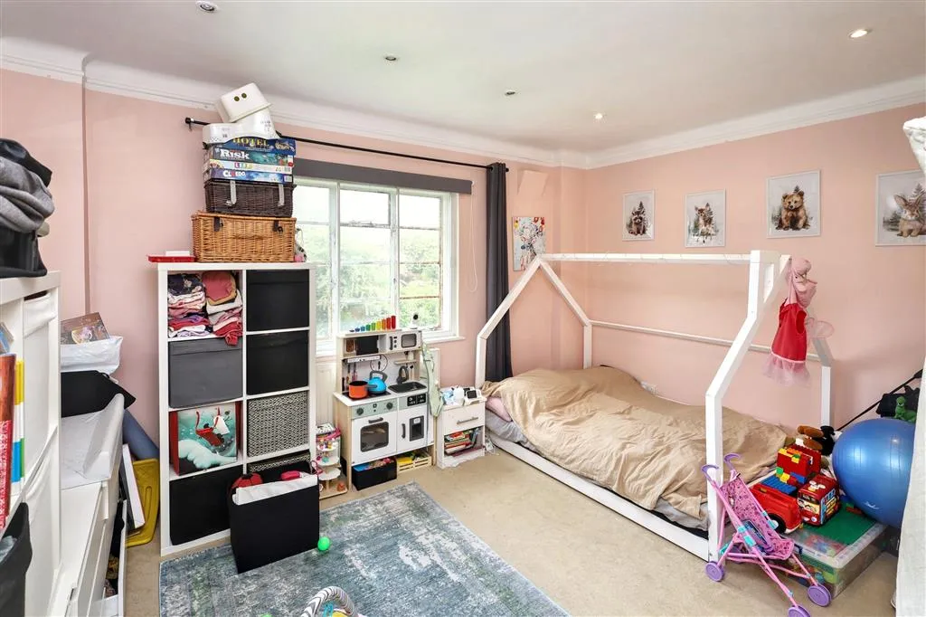 Flat 82, Monarch Court, Lyttelton Road, London, N2 0RB