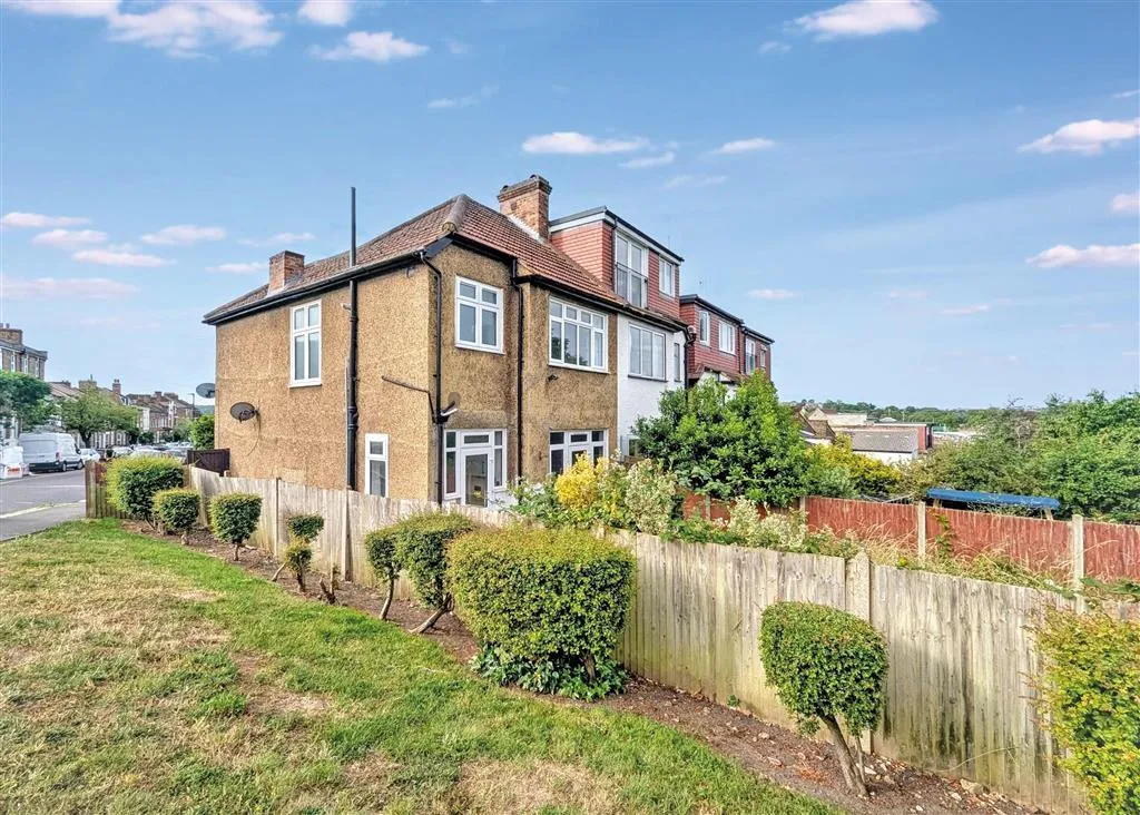 82, Thurlow Hill, London, SE21 8JN