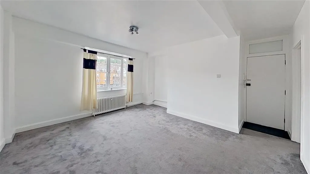 Flat 30, Eastgate House, 223, High Street, GUILDFORD, Surrey, GU1 3BY