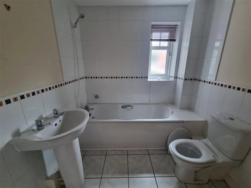 6, Brackenhurst Place, LEEDS, West Yorkshire, LS17 6WD