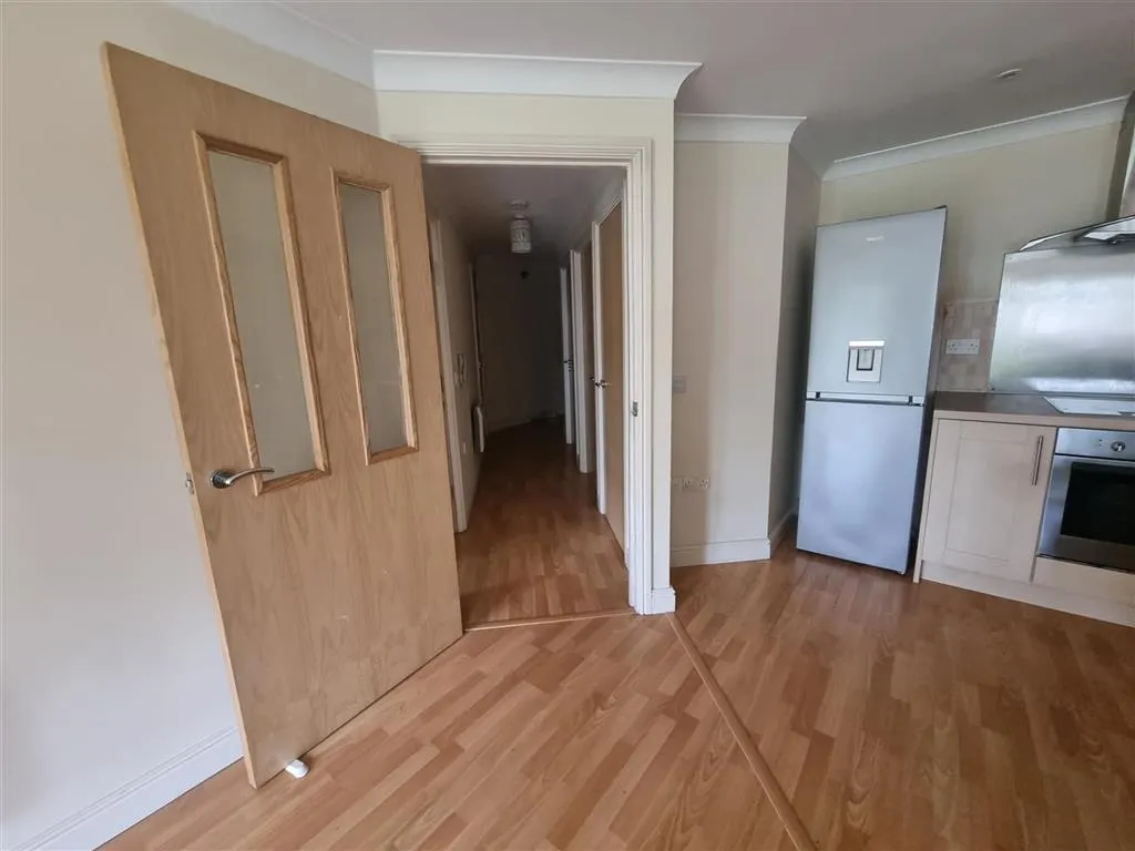 6, Brackenhurst Place, LEEDS, West Yorkshire, LS17 6WD