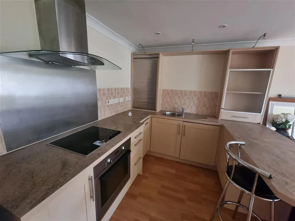 6, Brackenhurst Place, LEEDS, West Yorkshire, LS17 6WD