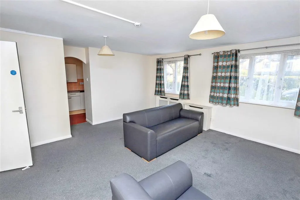 83, Parrotts Field, HODDESDON, Hertfordshire, EN11 0QU