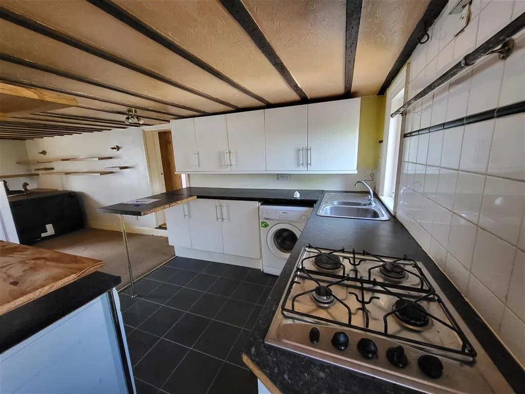 4a, High Street (First Floor Flat), SOUTHEND-ON-SEA, Essex, SS3 0EQ