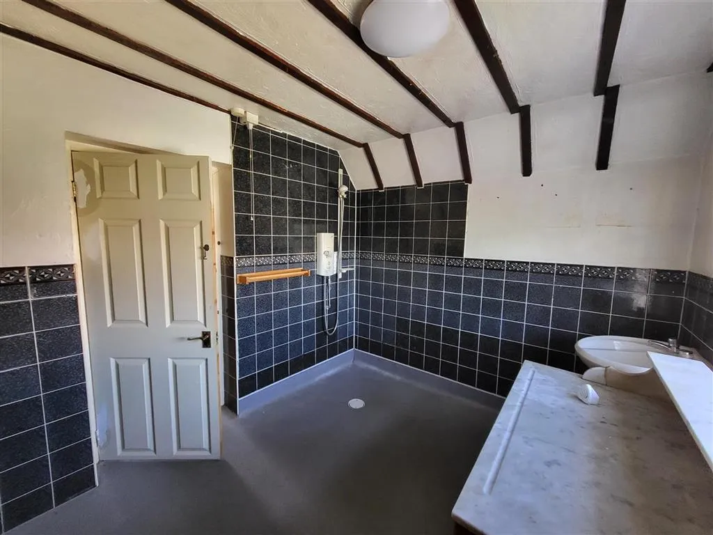 4a, High Street (First Floor Flat), SOUTHEND-ON-SEA, Essex, SS3 0EQ