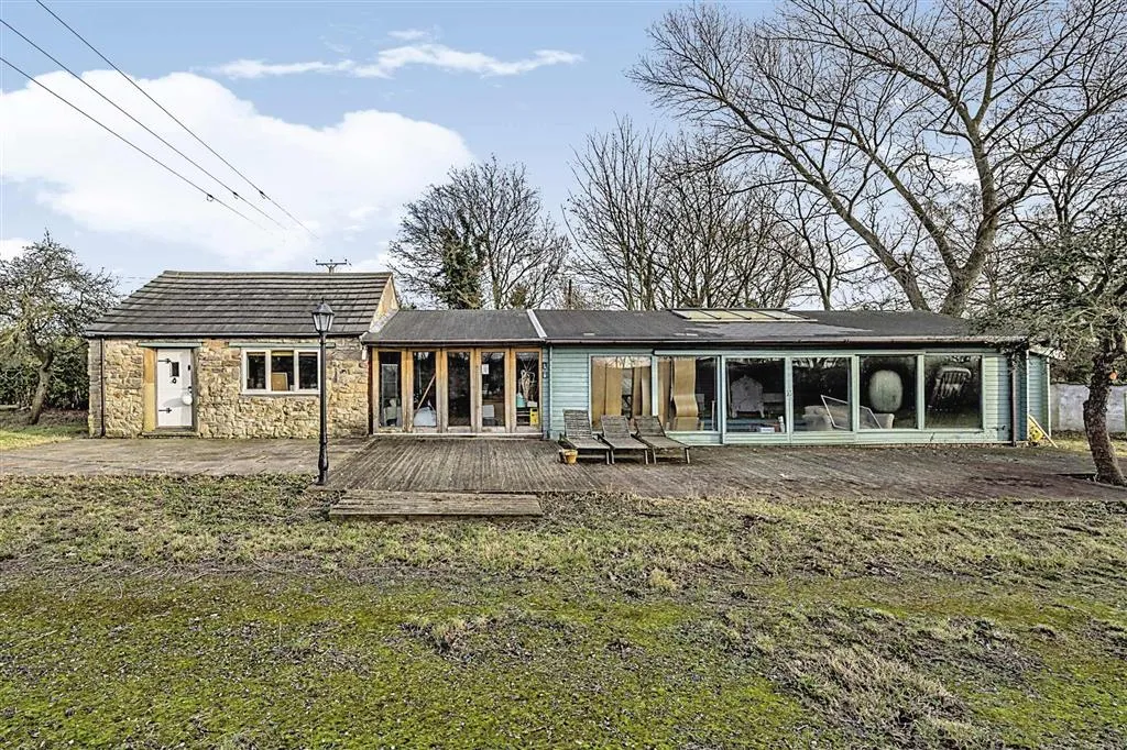 Land to the rear of, 2, Bawtry Road, DONCASTER, South Yorkshire, DN11 9HA