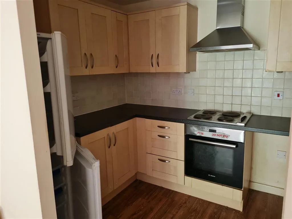 83, The Parklands, DUNSTABLE, Bedfordshire, LU5 4GW