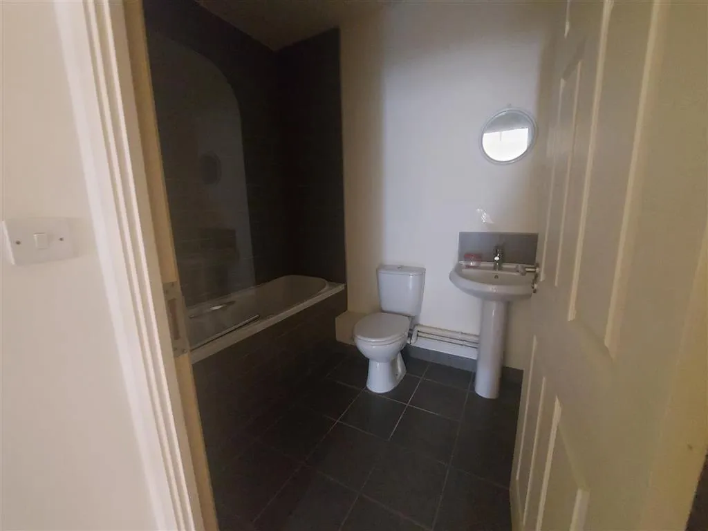 21 Savile Grange Apartments, Free School Lane, HALIFAX, West Yorkshire, HX1 2JH