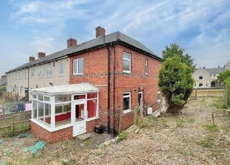 108, Ovenden Way, HALIFAX, West Yorkshire, HX3 5PB