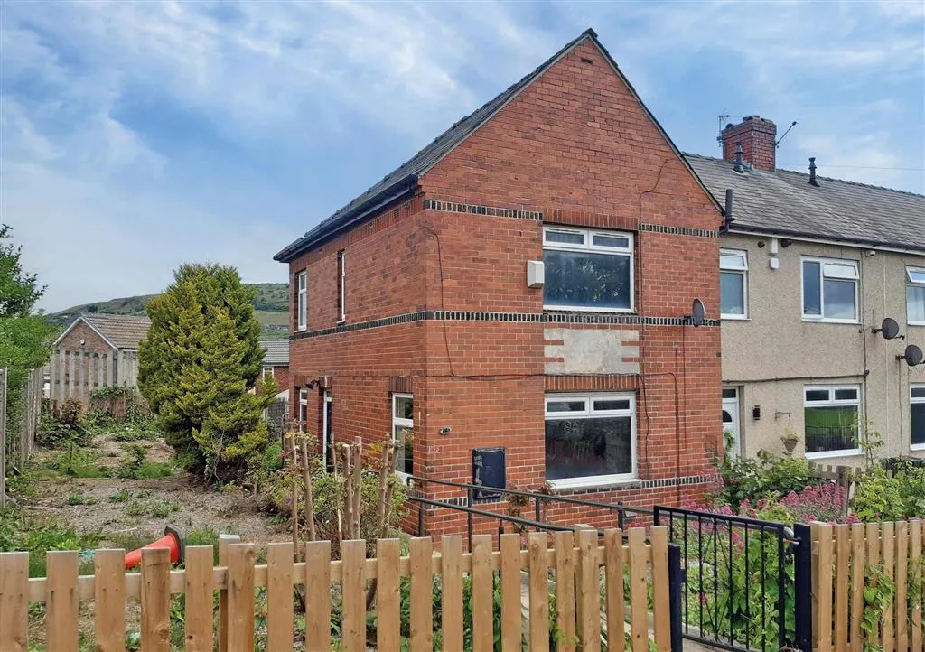108, Ovenden Way, HALIFAX, West Yorkshire, HX3 5PB