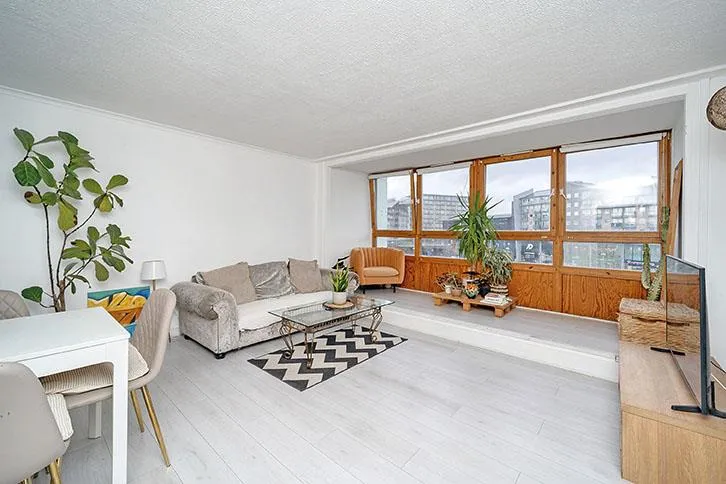 Flat 50, Belvedere House, Lemon Grove, FELTHAM, Middlesex, TW13 4DH
