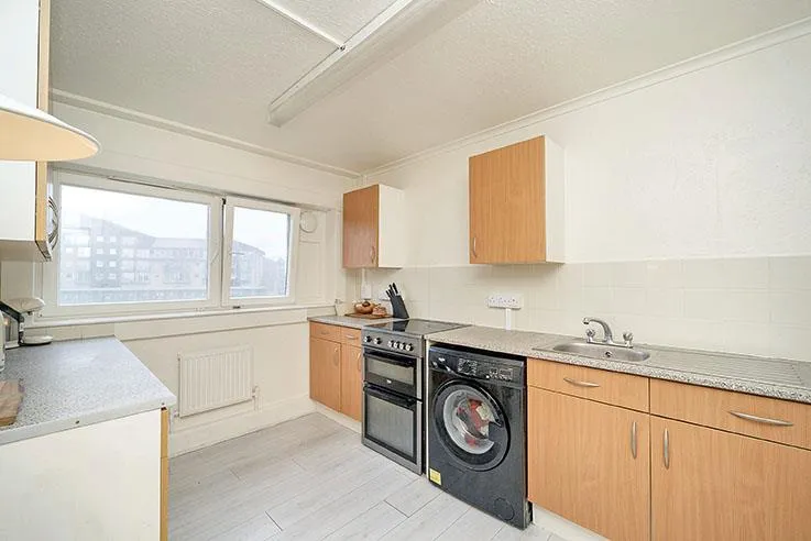 Flat 50, Belvedere House, Lemon Grove, FELTHAM, Middlesex, TW13 4DH