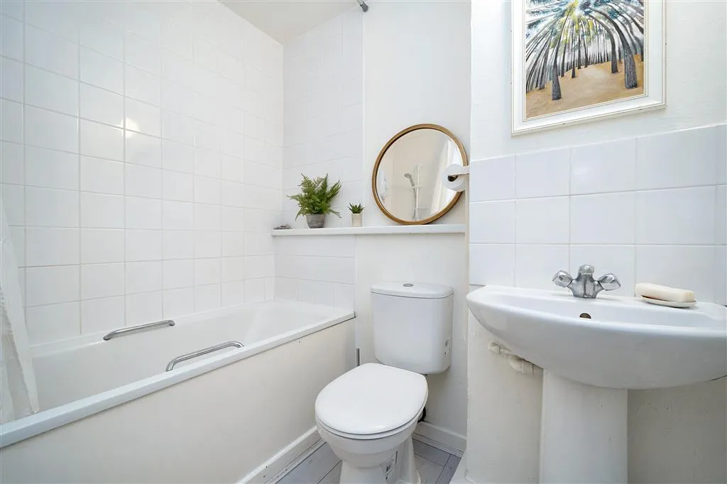 Flat 50, Belvedere House, Lemon Grove, FELTHAM, Middlesex, TW13 4DH