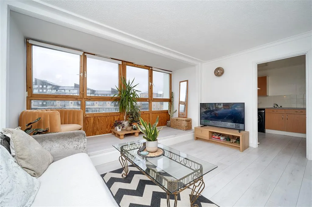 Flat 50, Belvedere House, Lemon Grove, FELTHAM, Middlesex, TW13 4DH