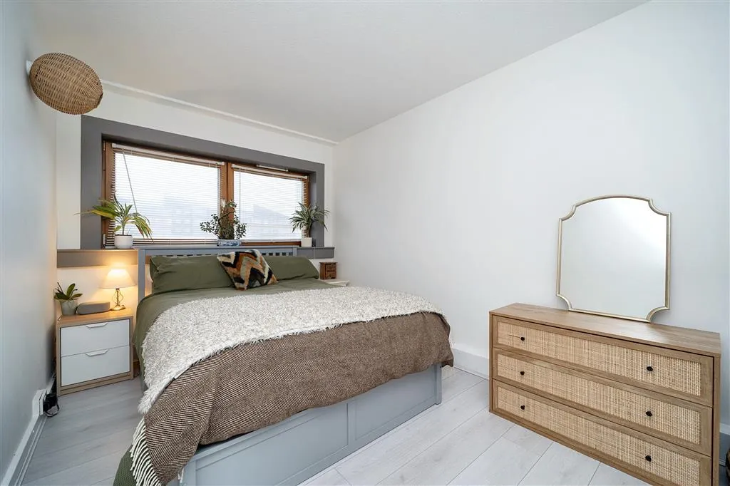 Flat 50, Belvedere House, Lemon Grove, FELTHAM, Middlesex, TW13 4DH