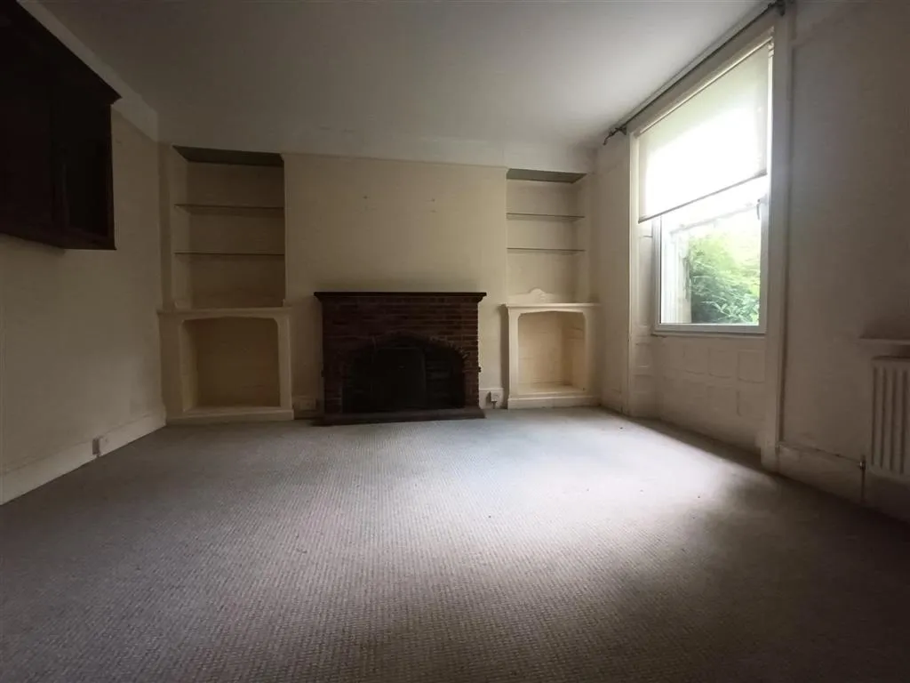 Luxcross House, Pengover Road, LISKEARD, Cornwall, PL14 3EL