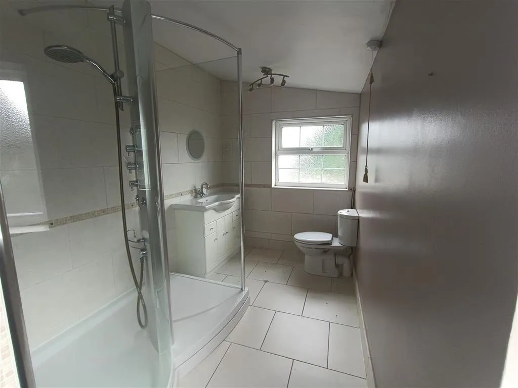 Luxcross House, Pengover Road, LISKEARD, Cornwall, PL14 3EL
