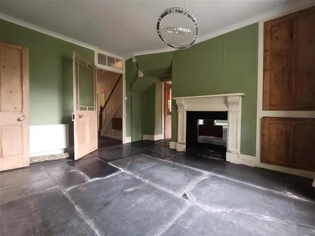 Luxcross House, Pengover Road, LISKEARD, Cornwall, PL14 3EL
