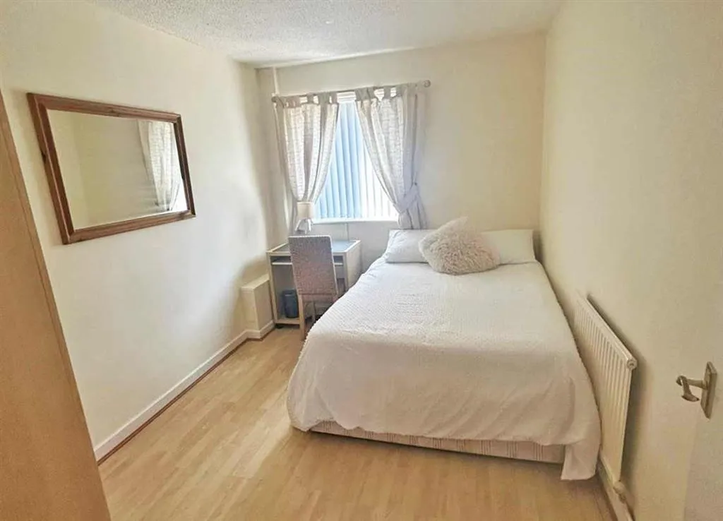 34, Trawler Road, SWANSEA, West Glamorgan, SA1 1XB