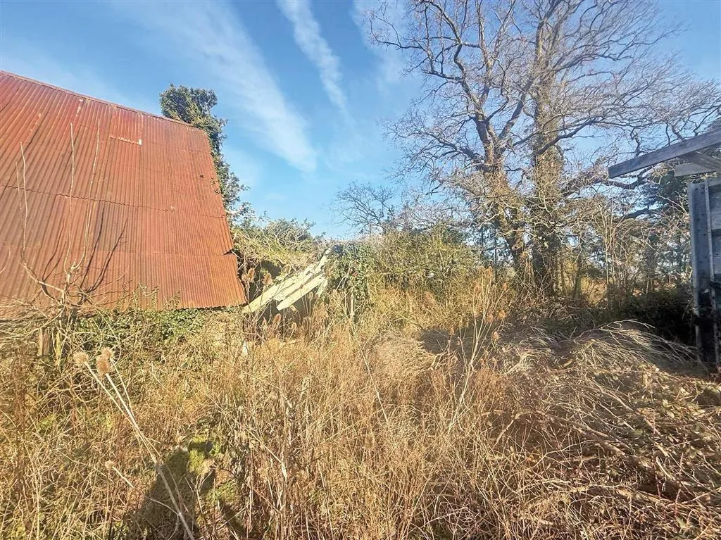 Building 1 with Land, Bonnetts Lane, CRAWLEY, West Sussex, RH11 0NY