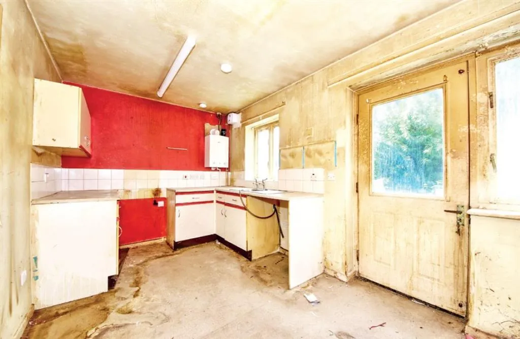 148, Lunt Road, BILSTON, West Midlands, WV14 7AT