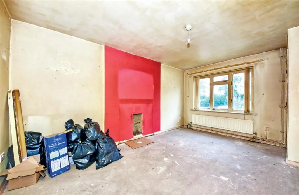 148, Lunt Road, BILSTON, West Midlands, WV14 7AT